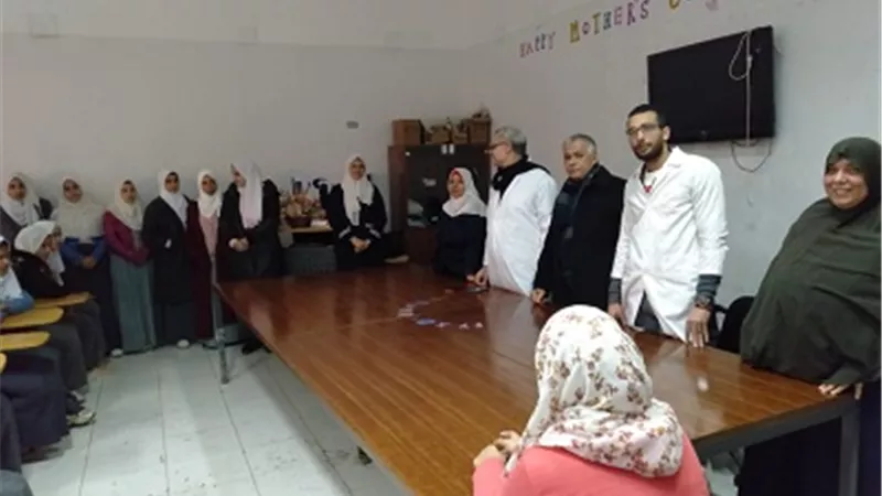 دورة تدريبية عن مكافحة العدوي لطالبات مدرسة التمريض بمستشفى الحسينية