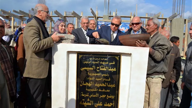 الهجان يتابع عددا من المشروعات بكفر شكر