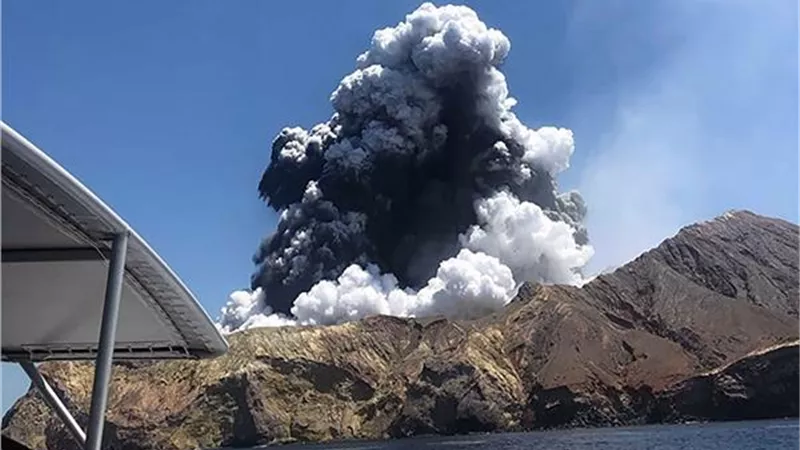 نيوزيلندا تعلن عن ارتفاع عدد قتلى بركان جزيرة وايت آيلاند الى 20 شخصا