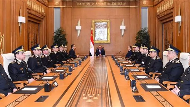 الرئيس يجتمع مع أعضاء المجلس الأعلى للشرطة