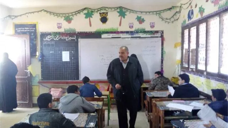 النيلي يتفقد امتحانات اليوم الأخير للشهادة الإعدادية بمدينة مرسي مطروح
