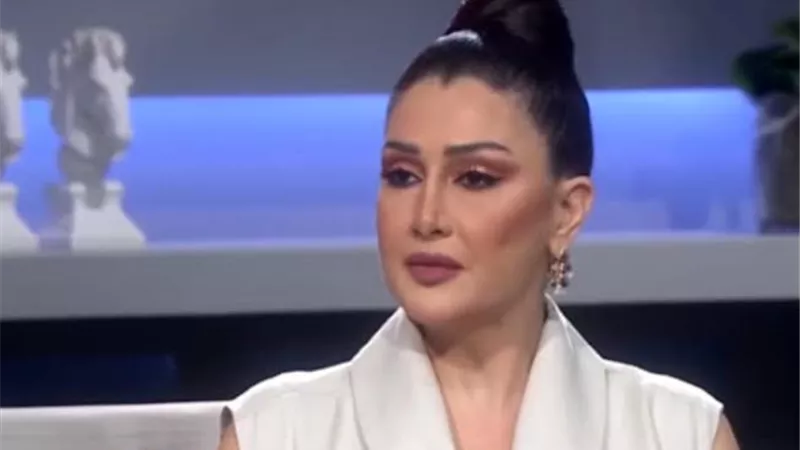 شاهد .. حفيدة الفنانة غادة عبد الرازق تشعل السوشيال ميديا