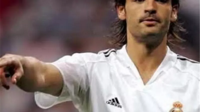 فيرناندو موريانتس نجم ريال مدريد و ليفربول السابق في مصر