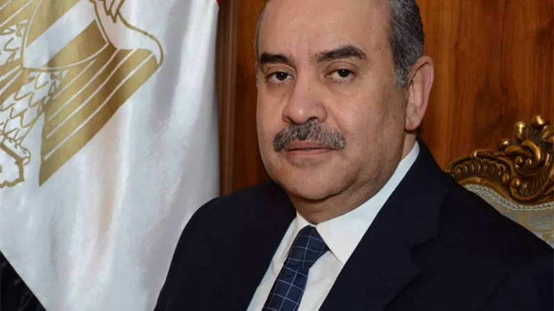 وزير الطيران المدنى يهنئ رجال الداخلية بمناسبة عيد الشرطة