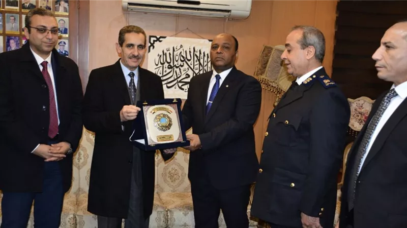 محافظ الغربية يضع إكليل الزهور على النصب التذكاري لشهداء الشرطة بمناسبة الإحتفال بعيد الشرطة