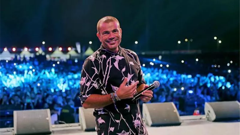 عمرو دياب يعود لزمن 