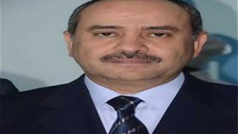 وزير الطيران يشيد بالتكامل بين أجهزة الدولة