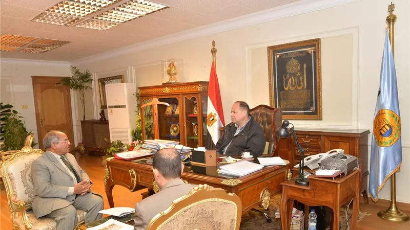 محافظ أسيوط يلتقي رئيس جهاز التعمير لوسط وشمال الصعيد