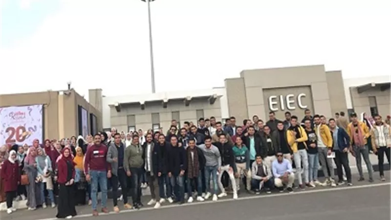 300 طالب من جامعة بنى سويف بمعرض الكتاب