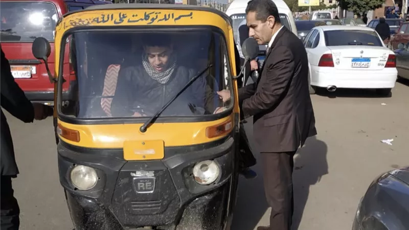 محافظ الغربية.. مواجهة حاسمة لتنظيم سير التوك توك والمصادرة والغرامة للمخالفين
