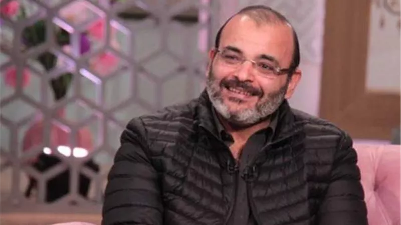 رد نارى من أيمن بهجت قمر على كتائب الإخوان الإلكترونية بسبب والدته