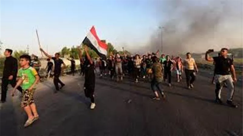 استمرار مواجهات الشرطة العراقية والمتظاهرين ..وسقوط عدد كبير من المصابين