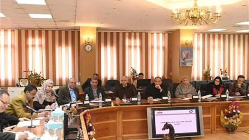 محافظ الشرقية يترأس إجتماع مجلس إدارة المناطق الصناعية