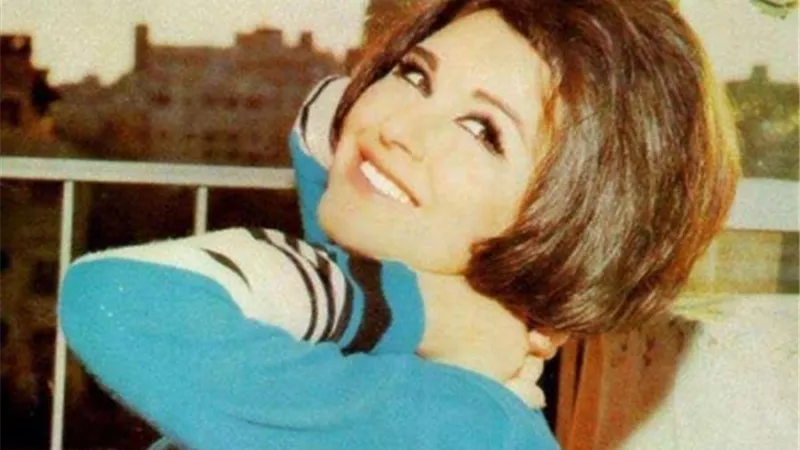 بالفيديو : سعاد حسنى تغنى مع احمد زكى ونور الشريف والهام شاهين