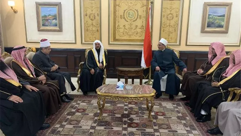 وزير الشؤون الإسلامية السعودي يثمن من حضور السيسى مؤتمر الازهر
