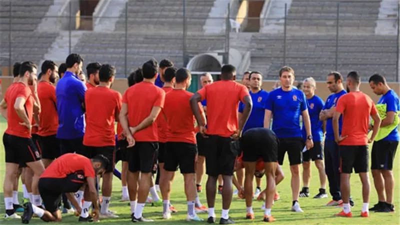 فايلر يعلن مواصلة تدريبات الأهلى غداً استعداداً للهلال