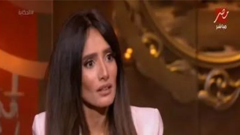 تعاطف جماهيرى مع زينة يشعل السوشيال ميديا بعد أزمتها مع أحمد عز .. صور