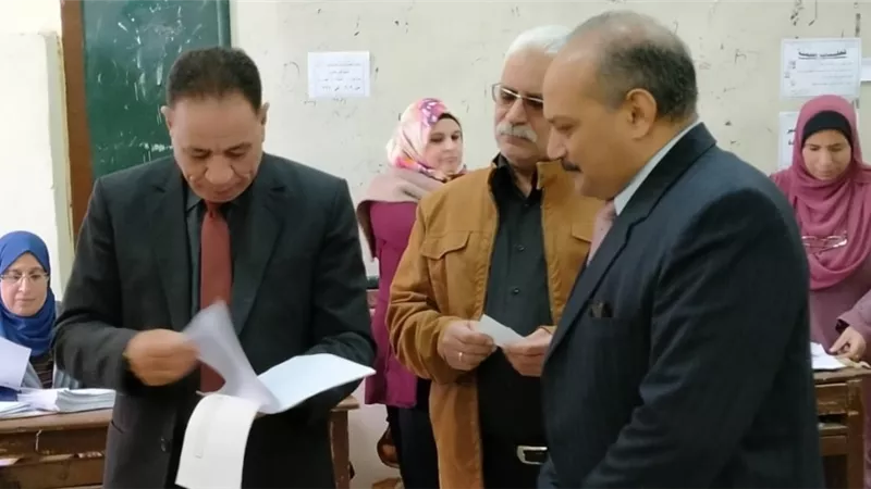 وكيل تعليم دمياط يتفقد لجنتى النظام والمراقبة للشهادة الإعدادية