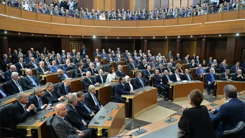 رغم الاحتجاجات والمواجهات...النواب اللبنانى : الموازنة اقرت بموافقة 49 نائباً