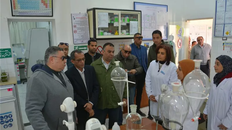 محافظ البحر الأحمر: الاستفادة من مياه المعالجة في زراعة الأشجار والنباتات الزيتية