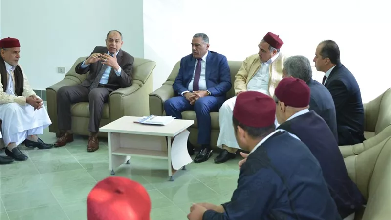محافظ مطروح يلتقى عمد ومشايخ تجمعات الشبيكات