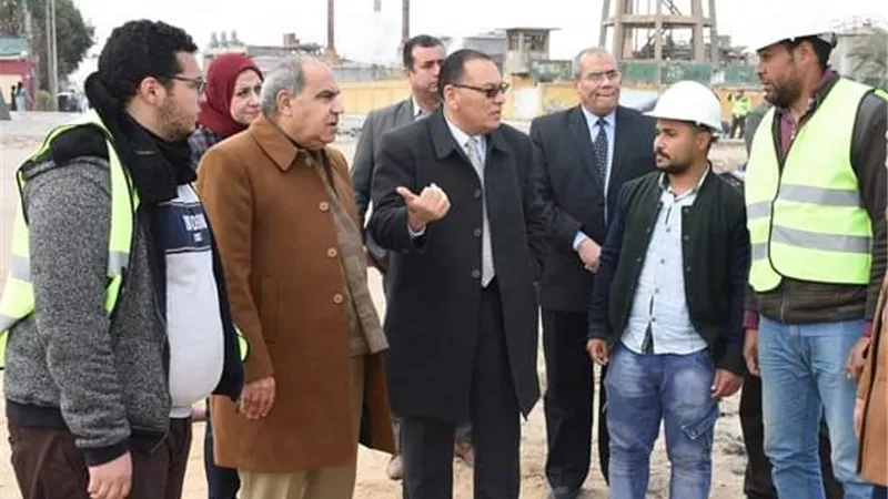 محافظ الشرقية يتفقد أعمال التطوير بكورنيش بحر مويس