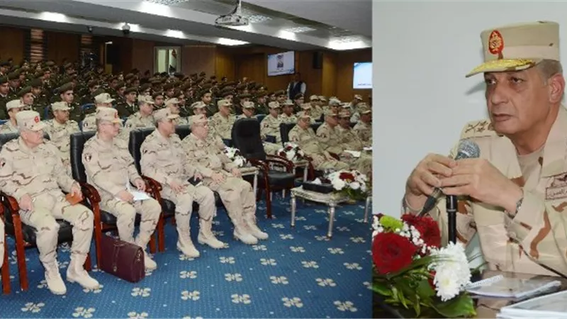 الفريق أول محمد زكى يلتقى خريجى الدفعة الأولى من كلية الطب بالقوات المسلحة