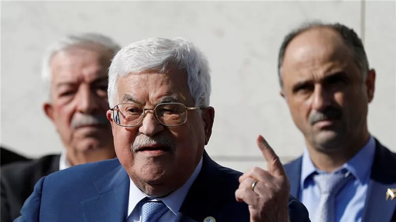 عباس يدعو القيادة الفلسطينية لاجتماع طارئ غدًا