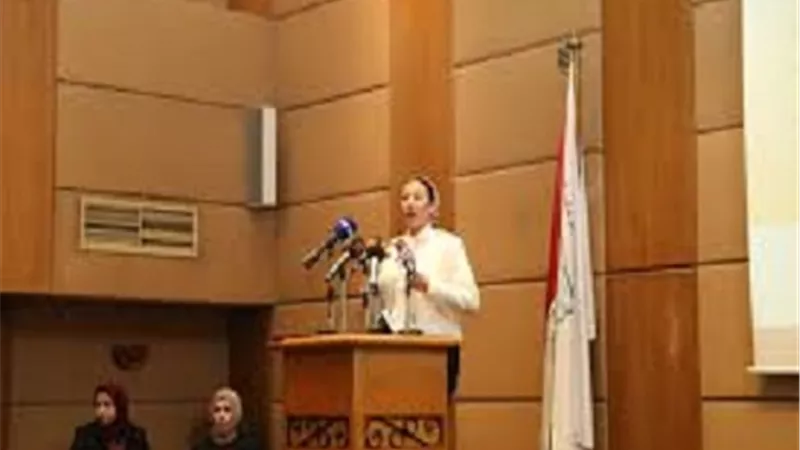 وزيرة البيئة تكرم النائب طارق متولي في الإحتفال بيوم البيئة