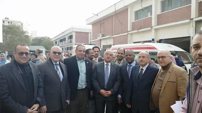 رئيس جامعة أسيوط يتفقد المستشفى الجامعي