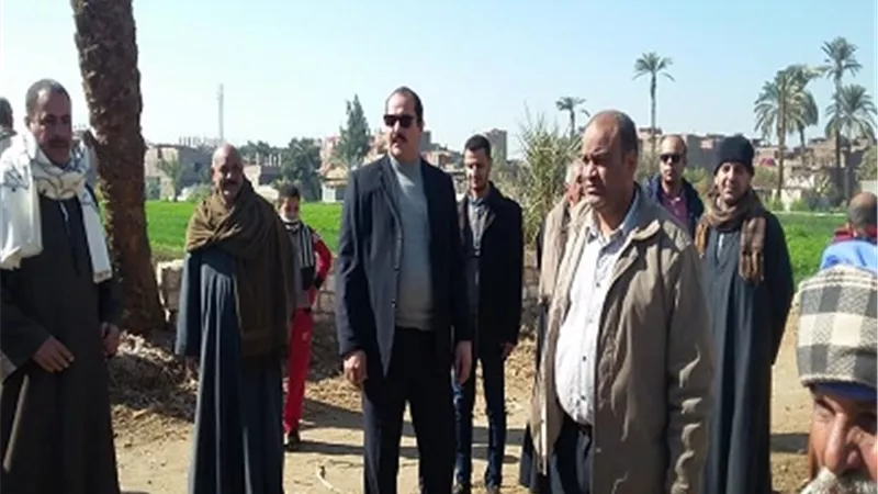 لجنة لمعاينة أماكن بديلة لأنشاء محطة صرف بأسيوط