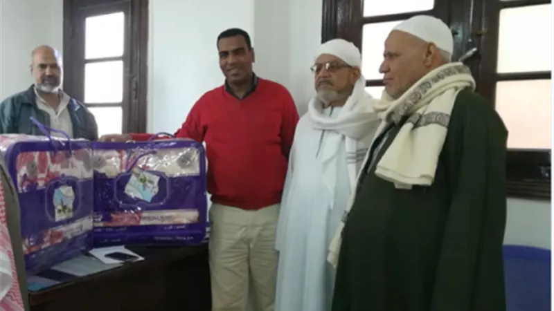 حلوان للأسمدة توزع 1700 بطانية على الجمعيات الخيرية بالصف والتبين