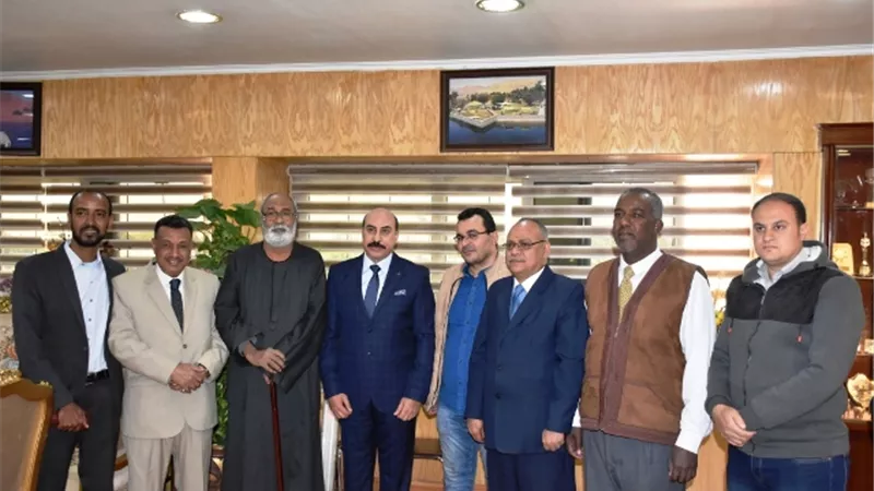 محافظ أسوان يقرر رفع فروق التكلفة المالية بمشروع الإسكان المتميز