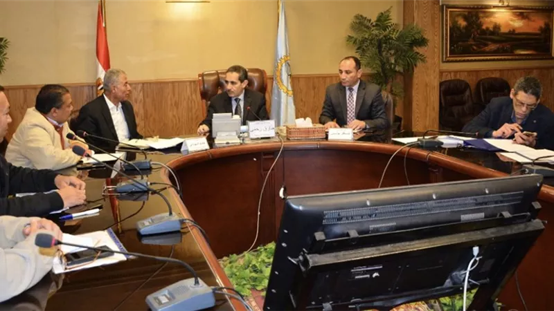 محافظ الغربية.. يناقش موقف المشروعات المتعثرة مع ممثل رئاسة الوزراء لمتابعة المشروعات القومية