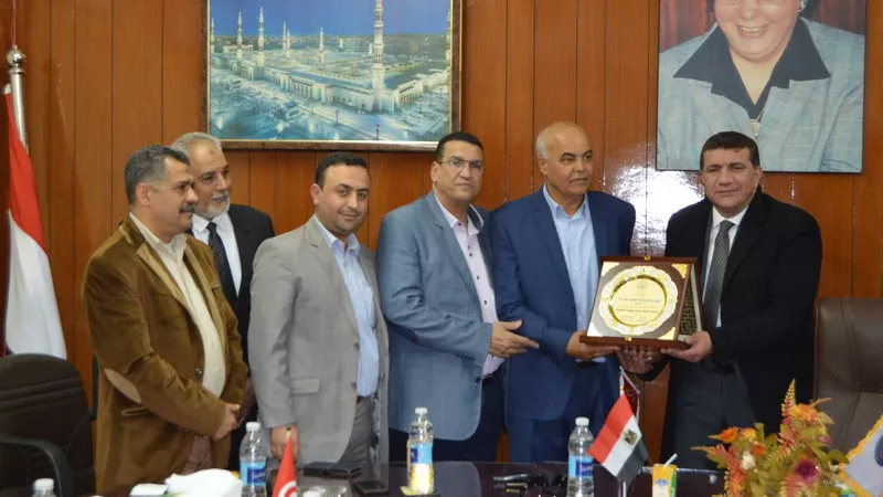 دورة تثقيفية لنقابة البترول بقطاع غزة وتبادل الخبرات مع الوفد التونسى