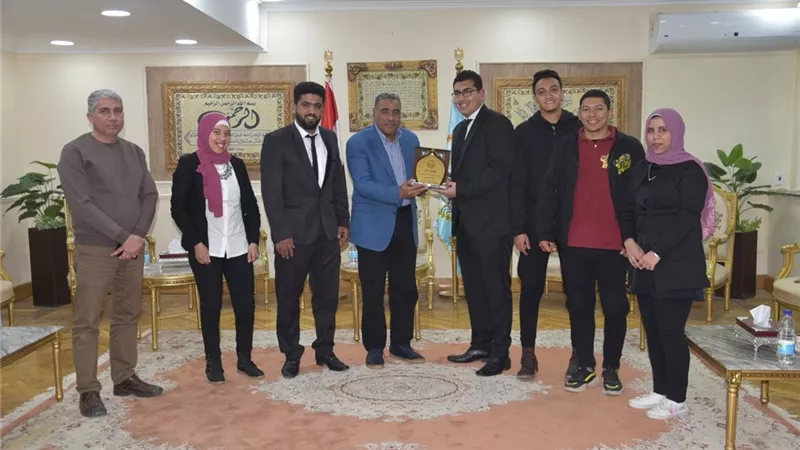 شعيب يشكر جهود مؤسسة بياعين السعاة وأصدقاء مرضى الكلى للمشاركة المجتمعية الفاعلة فى خدمة أهالى مطروح