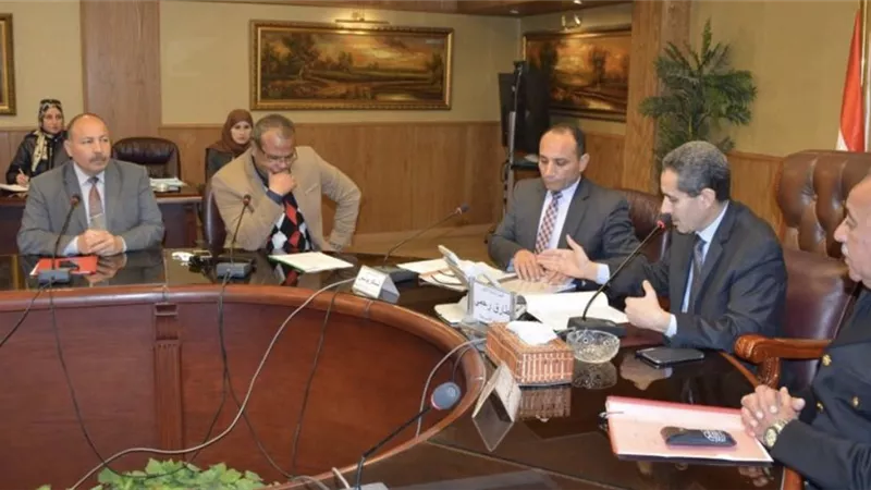 محافظ الغربية .. يطالب رؤساء المدن والأحياء بتحصيل كافة المتأخرات لتعظيم موارد المحافظة