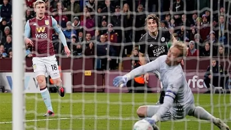 تريزيجيه والمحمدي يقودان أستون فيلا لنهائي كأس كاراباو .. فيديو