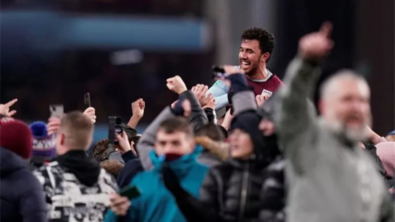 فيديو.. احتفال جماهير أستون فيلا الجنوني مع تريزيجيه بالتأهل لنهائي كاراباو