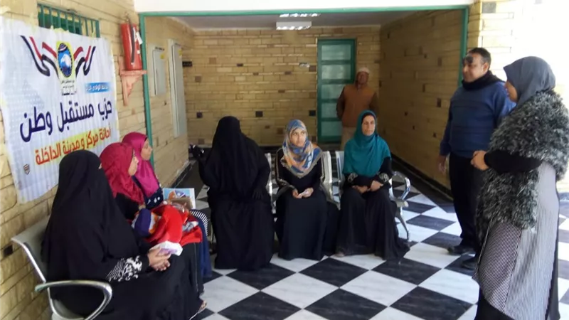 قافلة طبية مجانية لسكان قرية الراشدة بمركز الداخلة في الوادي الجديد.. صور