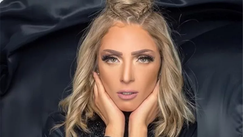 ظهور جديد لزوج منة حسين فهمى مع ريم البارودى .. صور