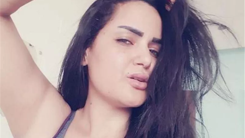 سما المصرى تتجاوز الخطوط الحمراء بفستان شفاف.. صور