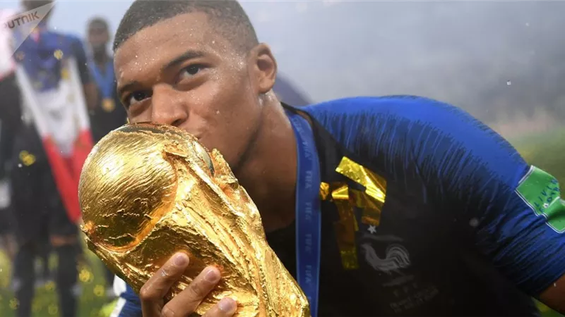 مبابى يتوج بجائزة أفضل لاعب فرنسى فى 2018