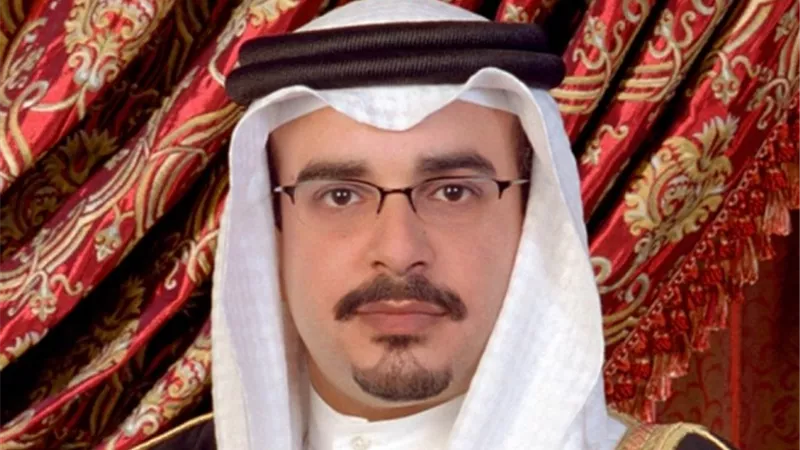 ولى عهد البحرين يشهد حفل تخرج دفعات عسكرية