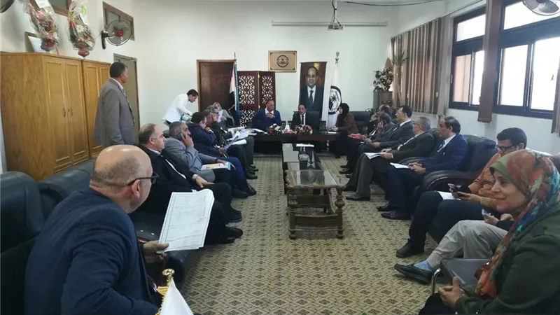 الاستعداد للانتهاء من مبنى الطب البشرى