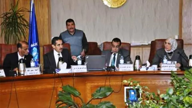 اتفاقيات و درجات علمية جديدة بجامعة قناة السويس ..بالصور
