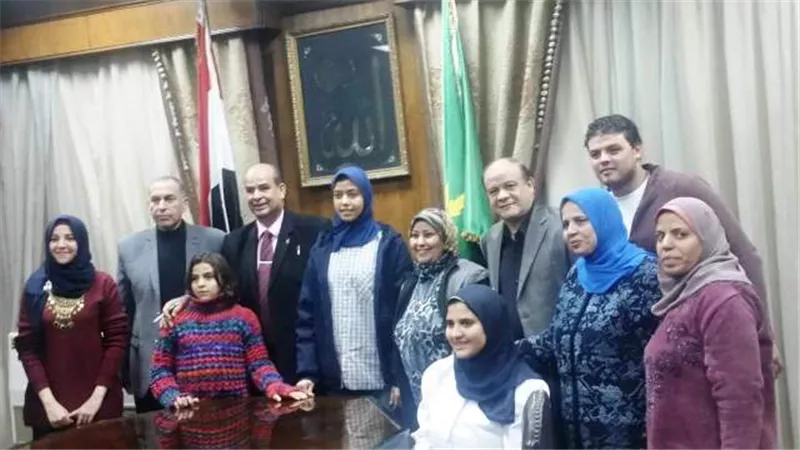 رئيس مدينة شبرا ومدير التعليم يكرمان الطلبة المتفوقين