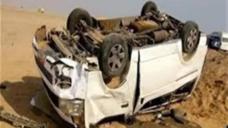 اصابة 10 اثر انقلاب سيارة بالعاشر