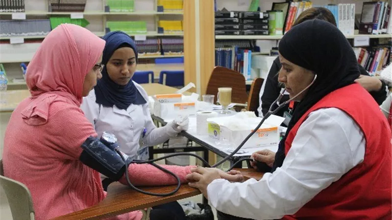 ستة الاف طالب بجامعه بدر يتمون الفحوصات الطبية لحمله ١٠٠ مليون صحه