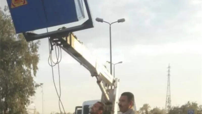 إنارة الأعمدة بطريق ابوزعبل شبين القناطر